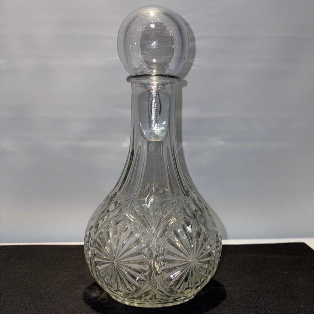 Elegant Clear Glass Decanter